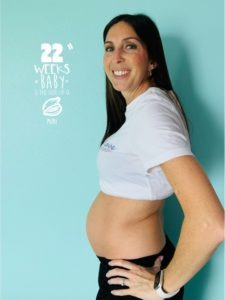 Iowa surrogate Samantha "22 weeks"